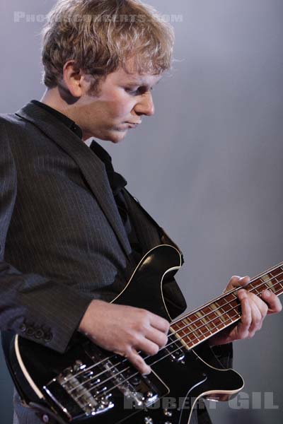 FRANZ FERDINAND - 2005-08-26 - SAINT CLOUD - Domaine National - Grande Scene - 